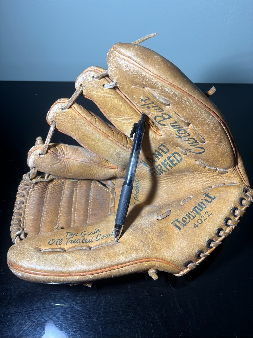 Vintage Newport youth Leather Baseball Glove in Light Brown